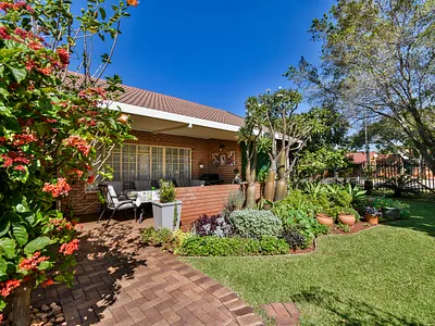 2 Bedroom Townhouse For Sale in Pretoria - img