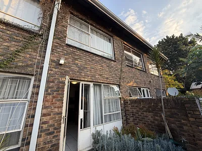 4 Bedroom Townhouse To Rent in Pretoria - d4zY.webp