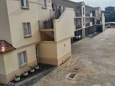 2 Bedroom Townhouse To Rent in Pretoria - img