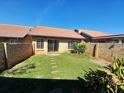 2 Bedroom Townhouse To Rent in Pretoria - img