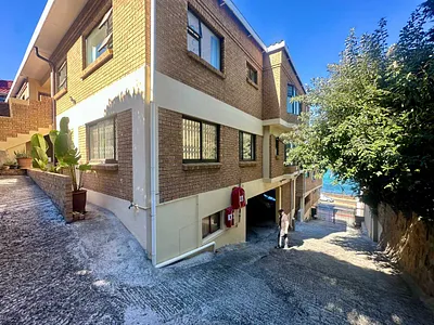 2 Bedroom Apartment To Rent in Cape Town - koGE.webp