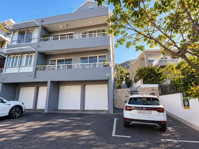 1 Bedroom Apartment To Rent in Cape Town - QbfM.webp