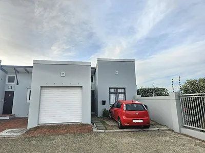 2 Bedroom Townhouse For Sale in Muizenberg, Cape Town - ymBN.webp