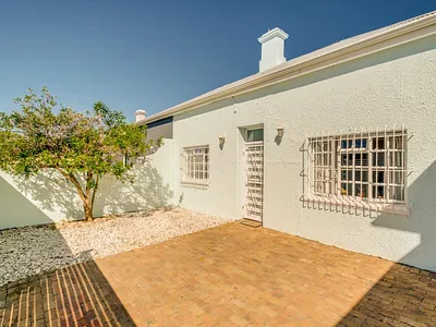 2 Bedroom House For Sale in Cape Town - jeB5.webp