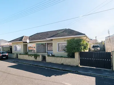 5 Bedroom House For Sale in Cape Town - img