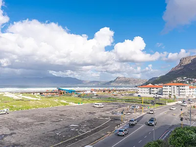3 Bedroom Apartment To Rent in Muizenberg, Cape Town - img