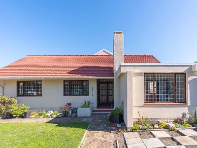 3 Bedroom House To Rent in Cape Town - img