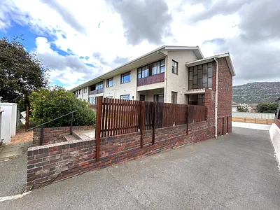 2 Bedroom Apartment For Sale in Fish Hoek - xC1y.webp