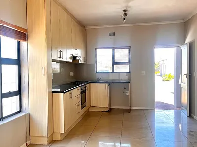 3 Bedroom House To Rent in Muizenberg, Cape Town - Npuh.webp