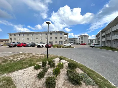 2 Bedroom Apartment For Sale in Capricorn, Cape Town - ieT5.webp