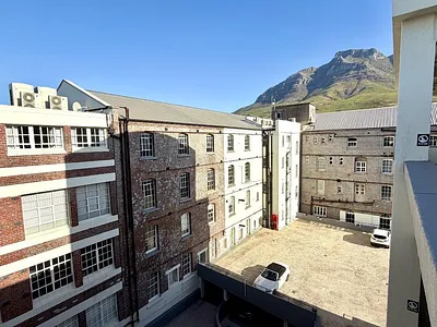 3 Bedroom Apartment To Rent in Cape Town - TgXz.webp