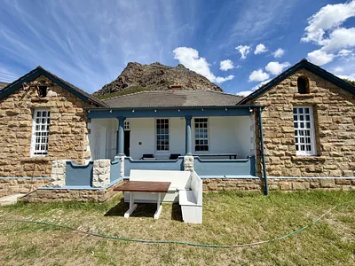 6 Bedroom House To Rent in Muizenberg, Cape Town - 8DZN.webp