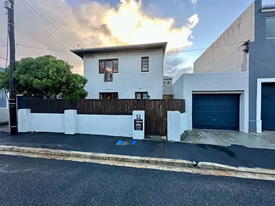 2 Bedroom Apartment To Rent in Muizenberg, Cape Town - tpBB.webp