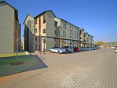2 Bedroom Apartment For Sale in Kempton Park - img