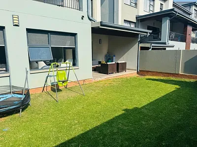 3 Bedroom Townhouse To Rent in Midrand - ypiB.webp
