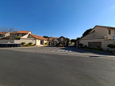 2 Bedroom Townhouse For Sale in Midrand - ITSh.webp