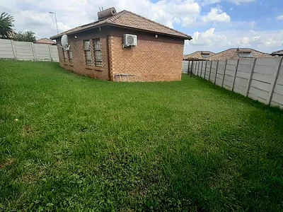 2 Bedroom Townhouse To Rent in Centurion - img