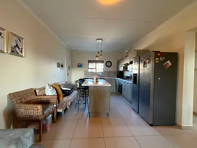 2 Bedroom Apartment For Sale in Midrand - mmSO.webp