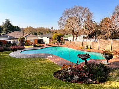 3 Bedroom House For Sale in Johannesburg - 8pub.webp