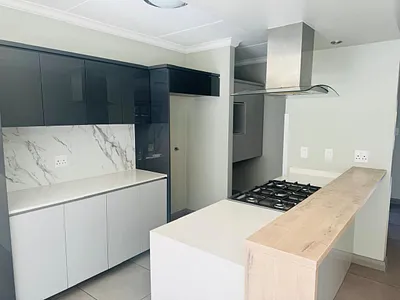 3 Bedroom Apartment For Sale in Midrand - 4eYu.webp
