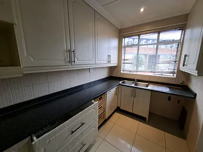 3 Bedroom Apartment To Rent in Midrand - MgOR.webp