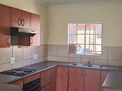 3 Bedroom Apartment For Sale in Kempton Park - W8Zo.webp