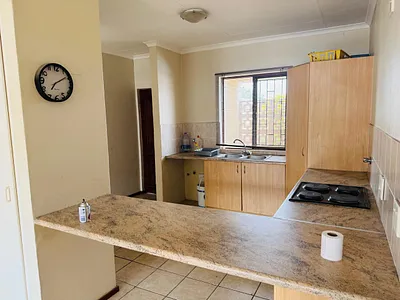 2 Bedroom Apartment For Sale in Midrand - ubW3.webp