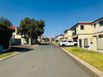 3 Bedroom House To Rent in Midrand - QxpN.webp