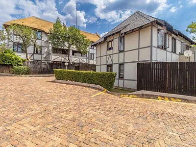 2 Bedroom Townhouse For Sale in Sandton - OVn9.webp
