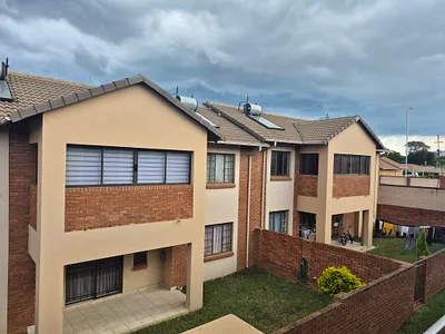 3 Bedroom Apartment For Sale in Midrand - img
