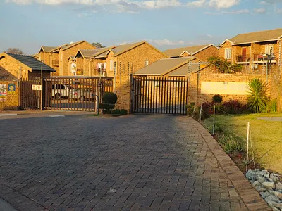 2 Bedroom Apartment To Rent in Kempton Park - pER0.webp