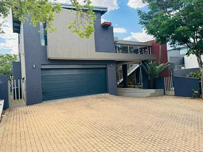 5 Bedroom House For Sale in Midrand - Ekzb.webp