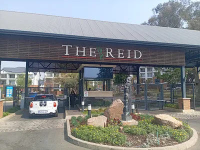 2 Bedroom Apartment For Sale in Sandton - img
