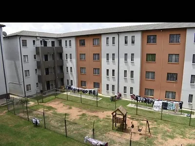 2 Bedroom Apartment For Sale in Roodepoort - R06K.webp