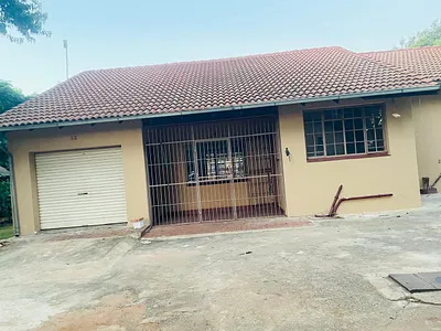 3 Bedroom Townhouse To Rent in Glen Austin, Midrand - cF9a.webp