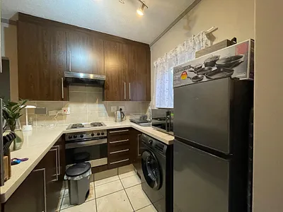 1 Bedroom Apartment To Rent in Sandton - img