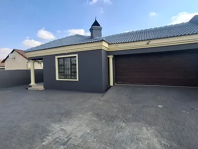 3 Bedroom House To Rent in Akasia - TPFB.webp