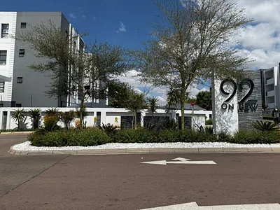 2 Bedroom Apartment For Sale in Midrand - kfhH.webp