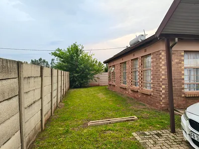 3 Bedroom House To Rent in Clayville, Midrand - img