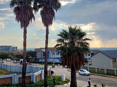 2 Bedroom Apartment For Sale in Midrand - 9YcS.webp