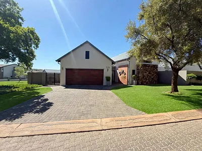 5 Bedroom House For Sale in Copperleaf Estate, Centurion - fYwF.webp