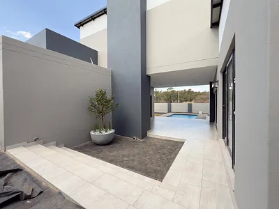 4 Bedroom House For Sale in Midrand - img