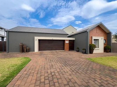 4 Bedroom House For Sale in Midstream Ridge Estate, Centurion - cutI.webp