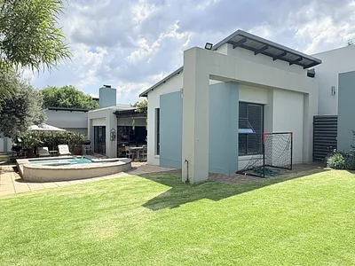 4 Bedroom House For Sale in Midstream Ridge Estate, Centurion - RMv0.webp
