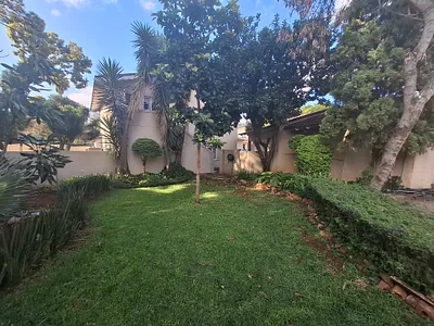 3 Bedroom Townhouse For Sale in Pretoria - d6oI.webp