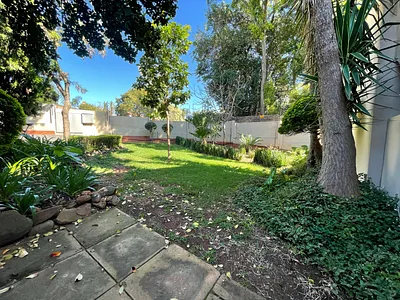 3 Bedroom Townhouse For Sale in Pretoria - dEBZ.webp