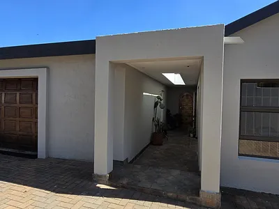 4 Bedroom House For Sale in Pretoria - DKpS.webp