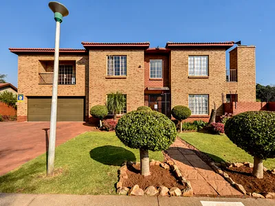 5 Bedroom Townhouse For Sale in Centurion - fCfl.webp