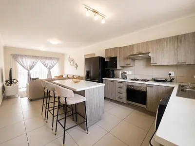 2 Bedroom Apartment For Sale in Midrand - img
