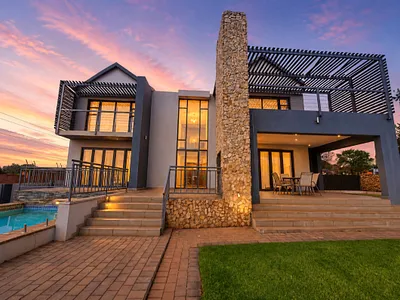 5 Bedroom House For Sale in Pretoria - W9S3.webp